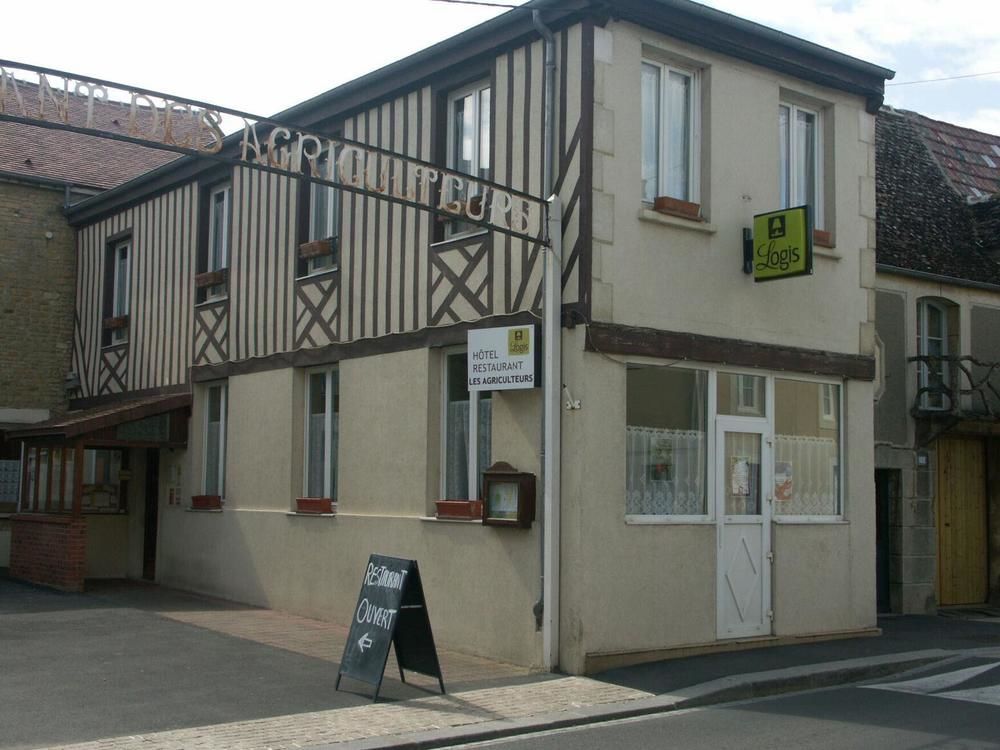 Hotel Logis Les Agriculteurs Saint-Pierre-en-Auge Exterior foto